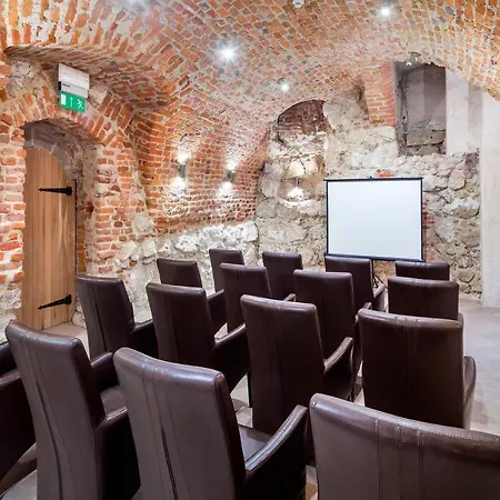 Hotel Unicus Old Town - Destigo 4*