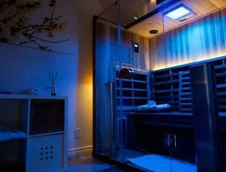 Little Britain Aparthotel Sauna&Daily Spa Hen&Stag Do 2*