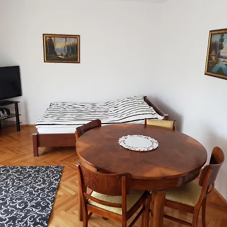 Mieszkanie W Centrum Krakowa Apartment *