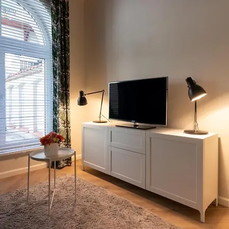 Brokilon House Apartment *
