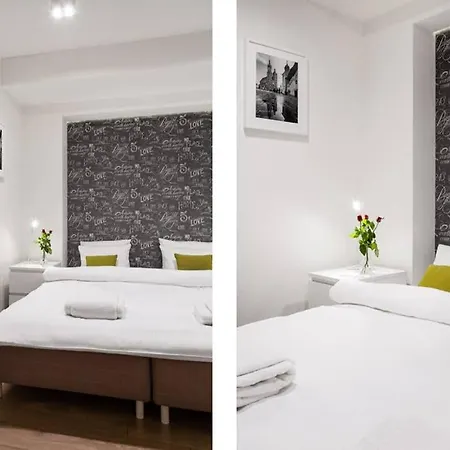 Househost Apartament: Swietego Krzyza Street *