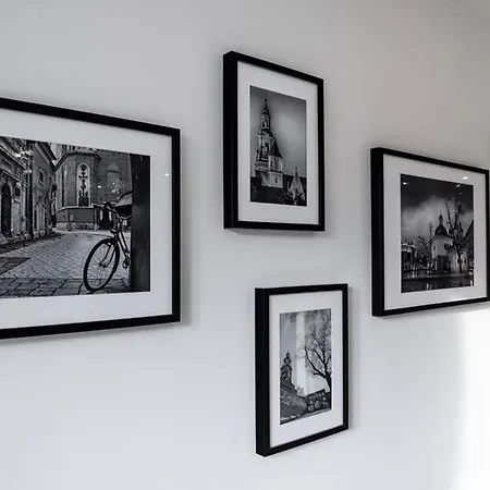 Househost Apartament: Swietego Krzyza Street Apartment Krakow