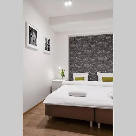 Apartment Househost Apartament: Swietego Krzyza Street