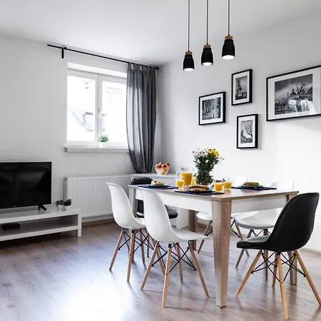 Househost Apartament: Swietego Krzyza Street * Krakow