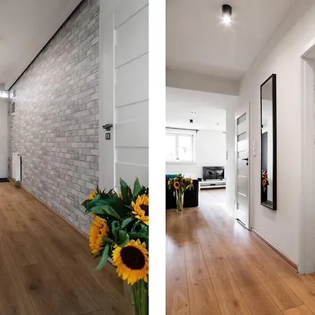 Househost Apartament: Swietego Krzyza Street