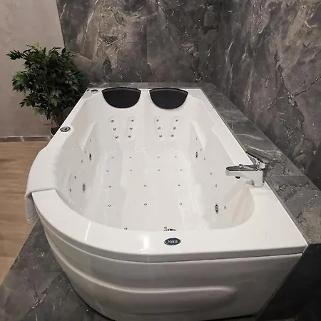 Appartement Jacuzzi Main Square