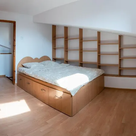 Super Central Sienna Street Apartment Krakau