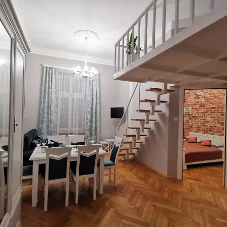 Z Antresolą Kazimierz Bożego Ciała Apartament *