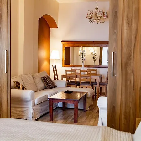 Apartment Lounge *