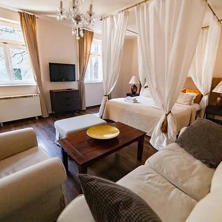 Apartment Lounge