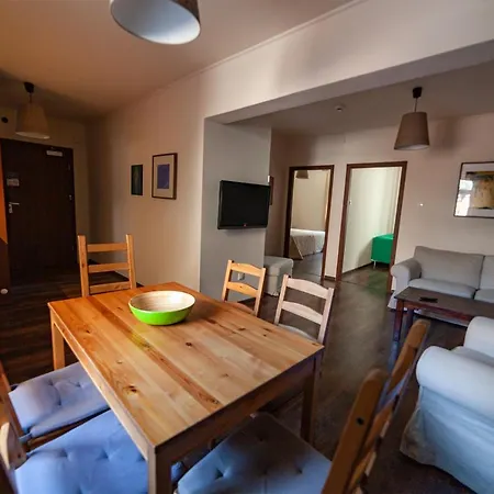 Apartment Lounge *