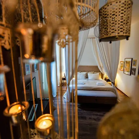 Apartment Lounge *