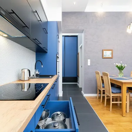 Comfy Cracow By Renters Apartment