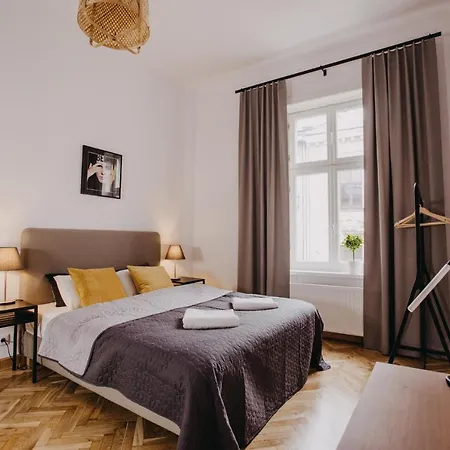 Michalowskiego 11 Apartment