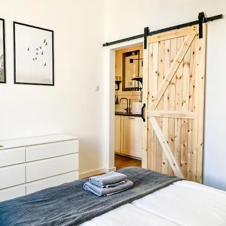Cozy In The Heart Of Jewish District *