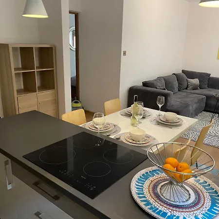 Secret Garden - Wonderful City Centre - Ground Floor - Quiet Location Apartmán