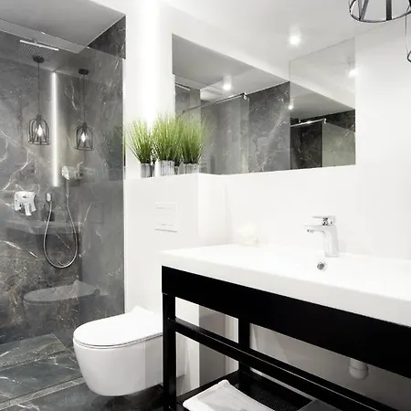 Appartement Jacuzzi Main Square