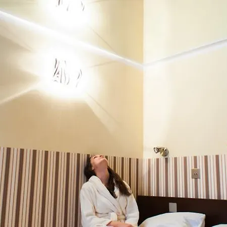 Aparthotel Kadetus 2*