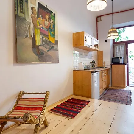 Artistic&cozy In The Old Town Apartment