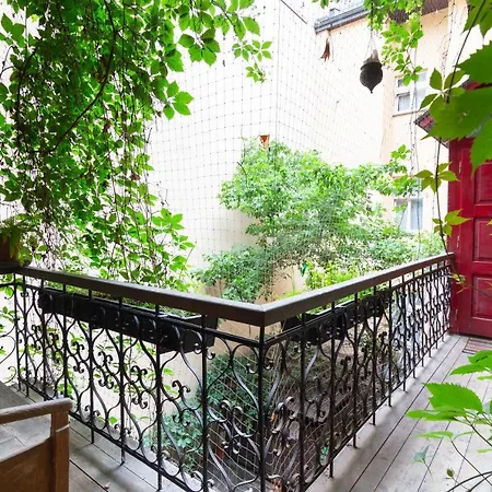 Artistic&cozy In The Old Town Apartment