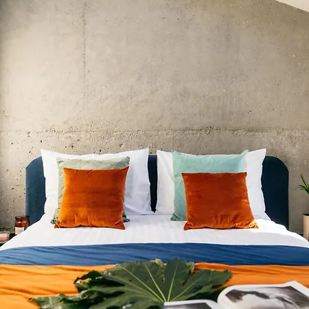 Aparthotel Estery12 *