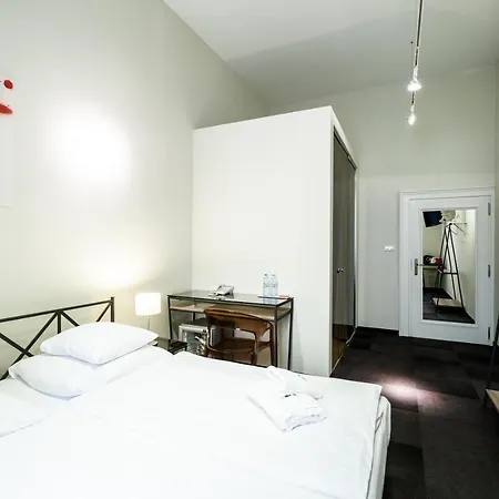 Home Aparthotel 4*