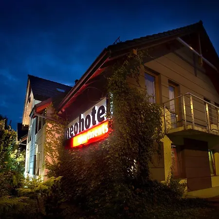 Motel Neohotel Airport 4*