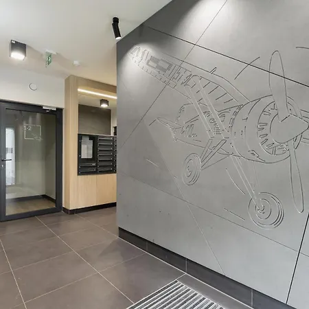 W Parku Lotnikow Tauron Arena By Renters شقة