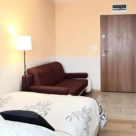 Glamour Downtown Balcony Apartment Krakau