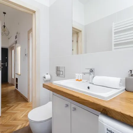 Apartment Old Town Basztowa By Renters Krakow