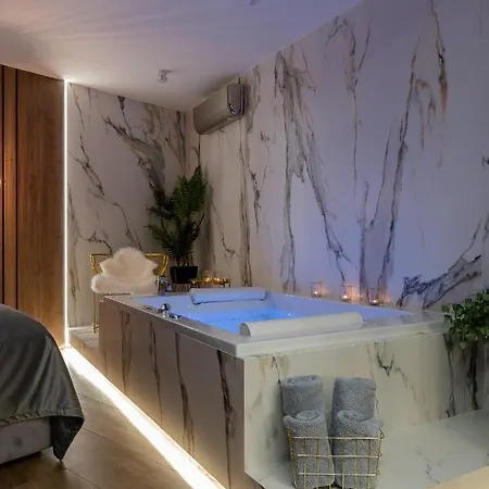 Appartement Jacuzzi Main Square *