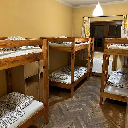 50 People Bis Apartment *