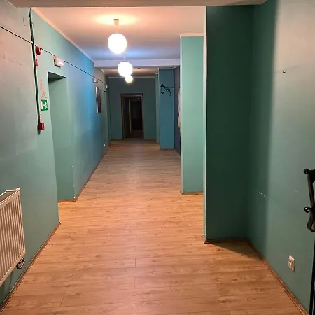 Apartment 50 People Bis