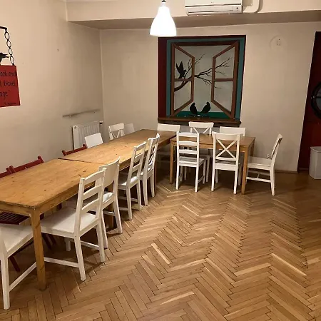 50 People Bis Apartment *