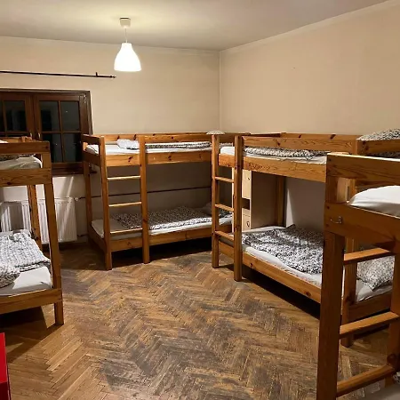 Apartment 50 People Bis *