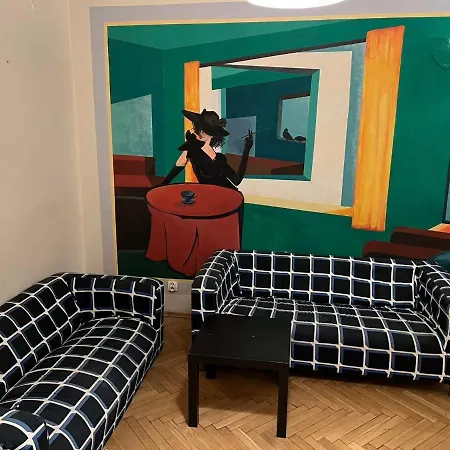 Apartment 50 People Bis