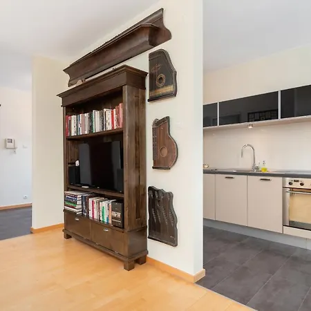 Apartment Cracow Pilotow Cosy With Free Parking By Renters