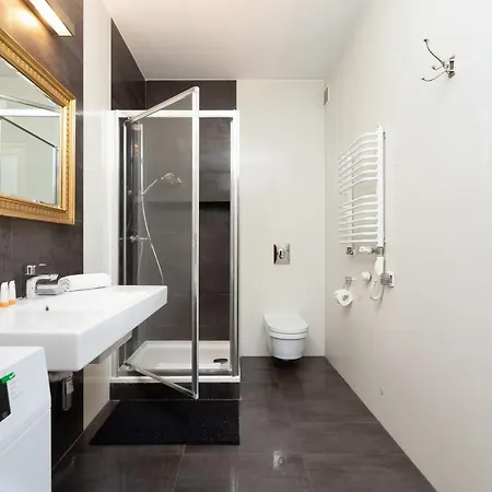 Apartment Cracow Pilotow Cosy With Free Parking By Renters *