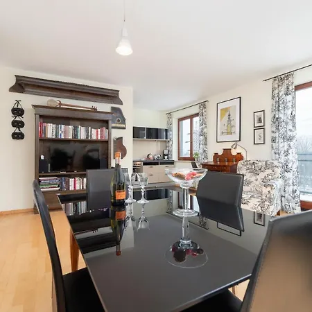Cracow Pilotow Cosy With Free Parking By Renters Apartment