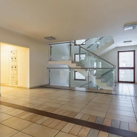 Cracow Pilotow Cosy With Free Parking By Renters Apartment