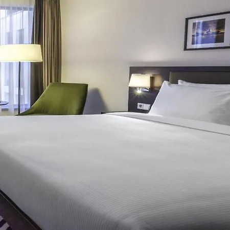 Otel Hilton Garden Airport 4*