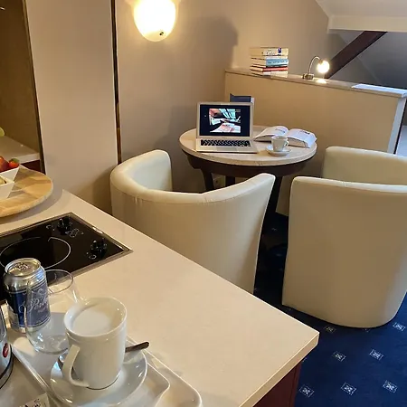 Otel Crown Piast & Krakow