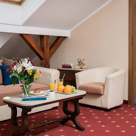 Otel Crown Piast & Krakow