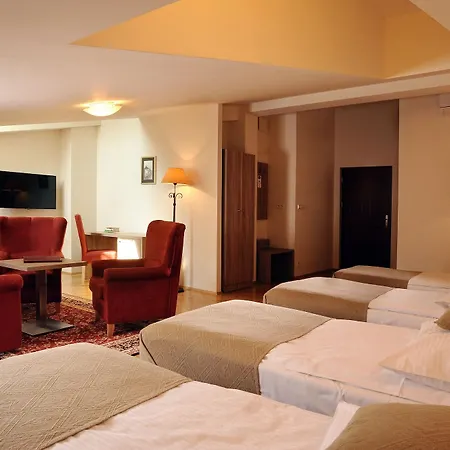 Hotel Santi