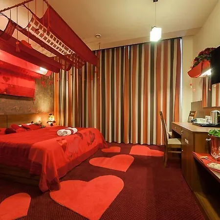 Alexander Hotel 3*