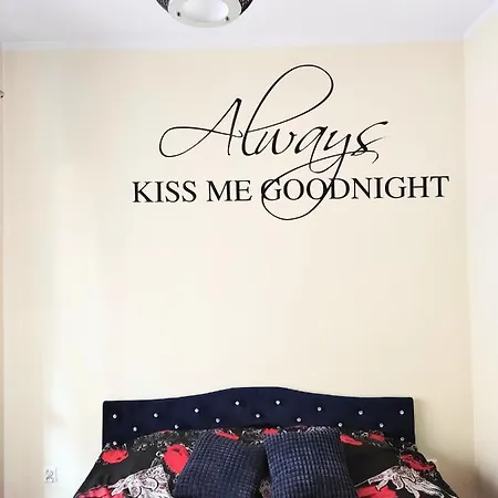 Apartment *** Cozy And Bright