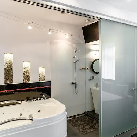 Aparthotel Komorowski Luxury Guest 4*