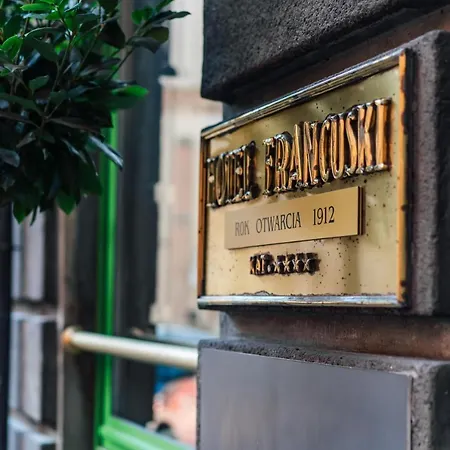 Otel H15 Francuski Old Town - Destigo