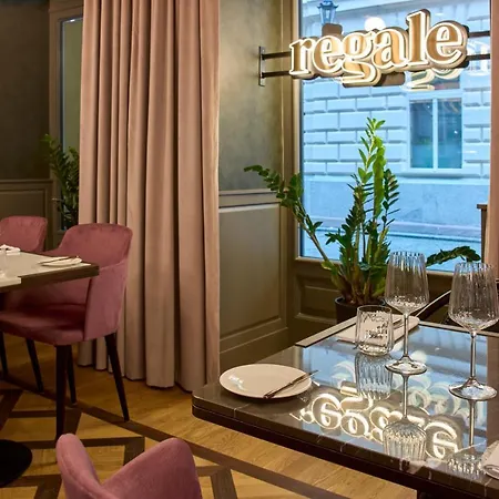 Saski Curio Collection By Hilton Krakow
