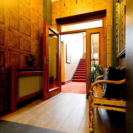 Columbus Hotel 3*
